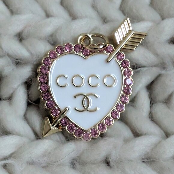 Charming Heart & Arrow Pendant, White Enamel with Pink Stones on Gold - Picture 1 of 4